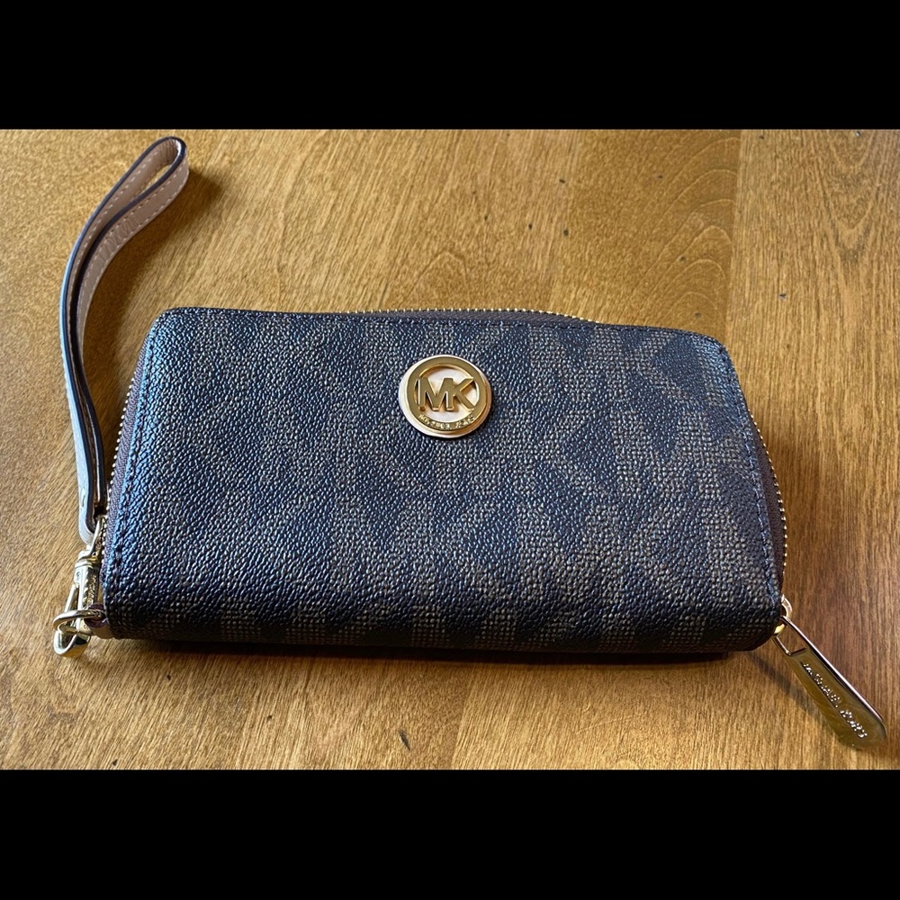 Michael Kors Jet Set Brown Wristlet
